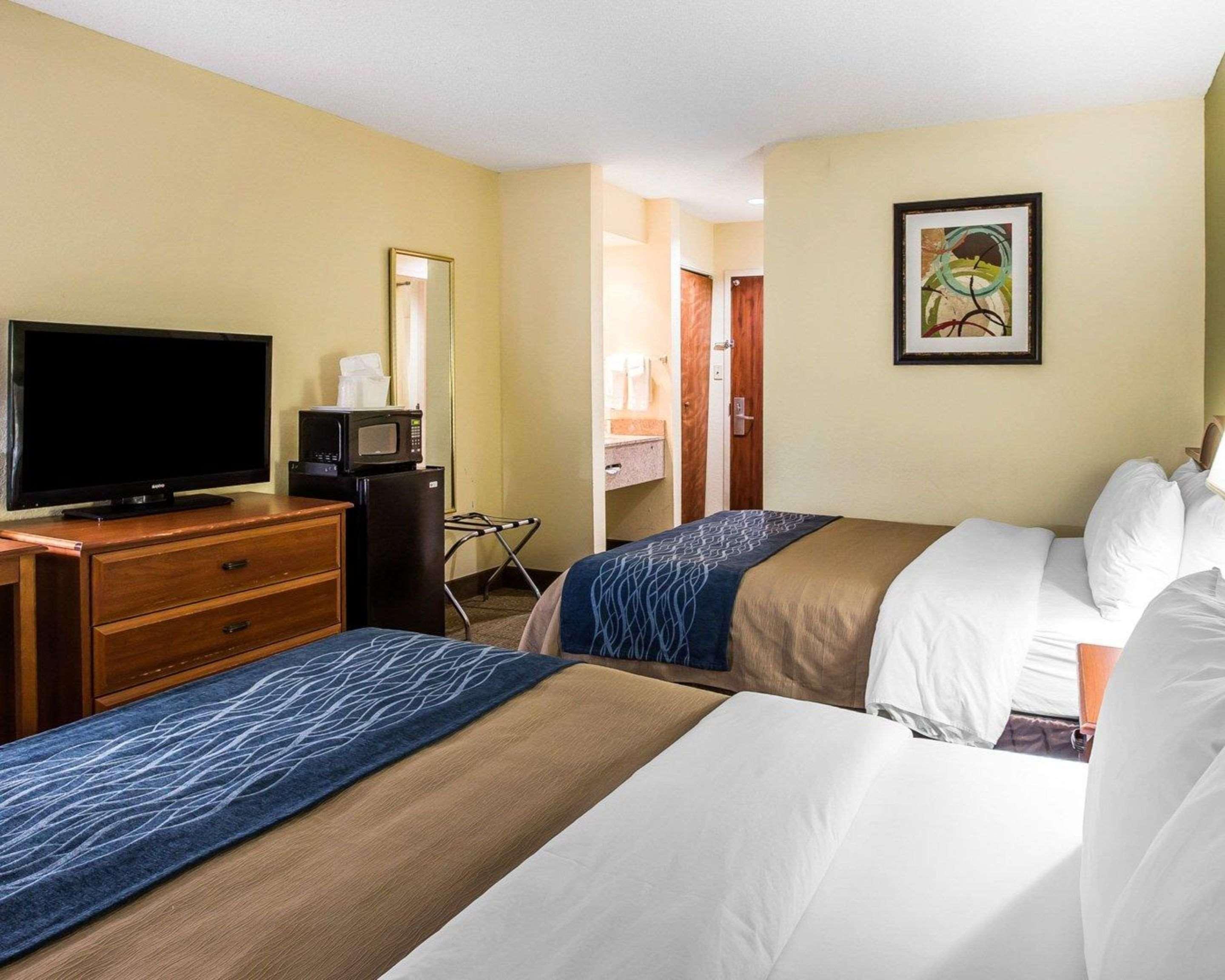 Quality Inn Darien-North Brunswick Exterior photo