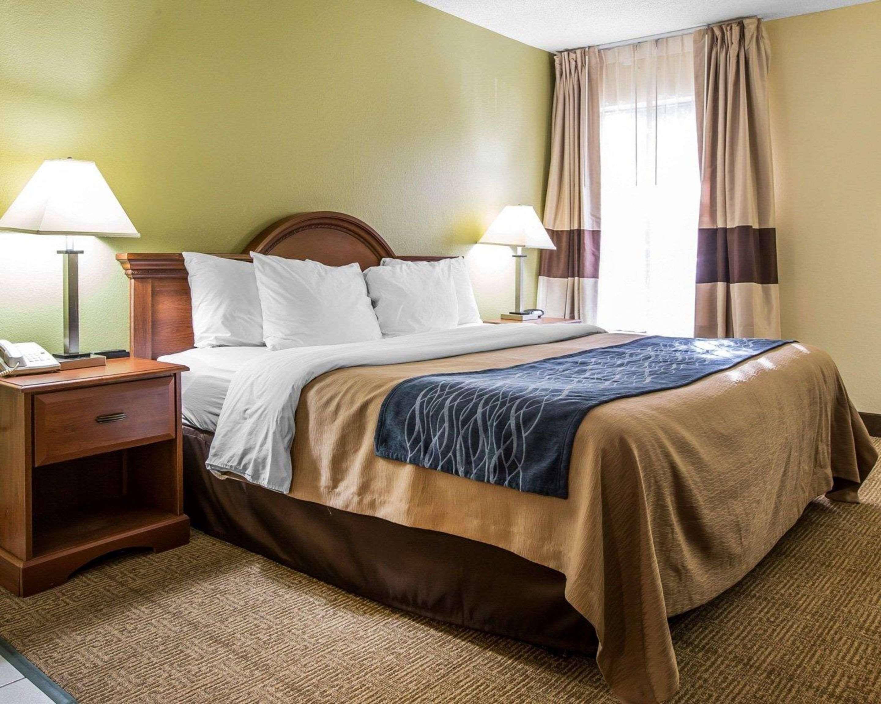 Quality Inn Darien-North Brunswick Exterior photo