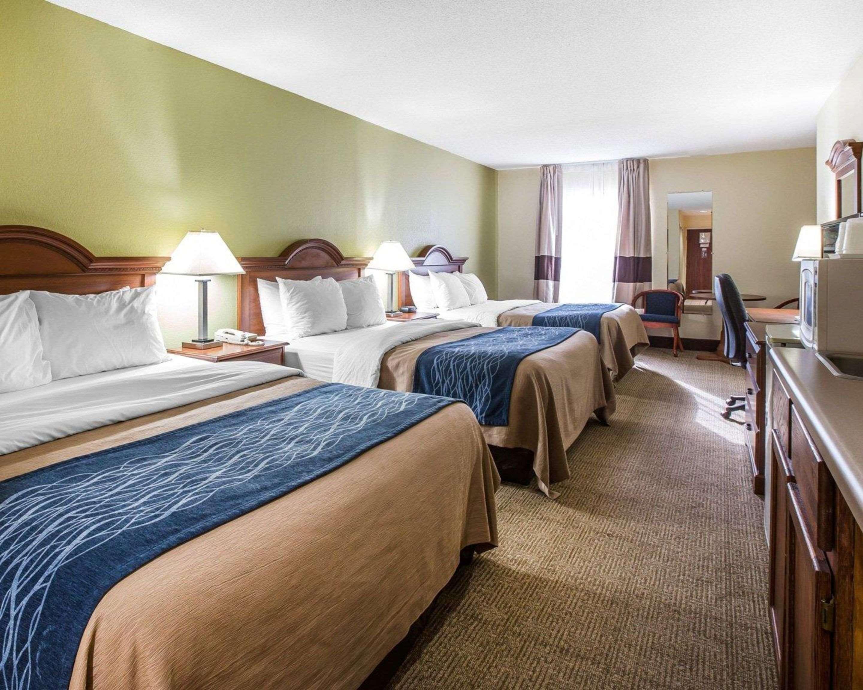 Quality Inn Darien-North Brunswick Exterior photo