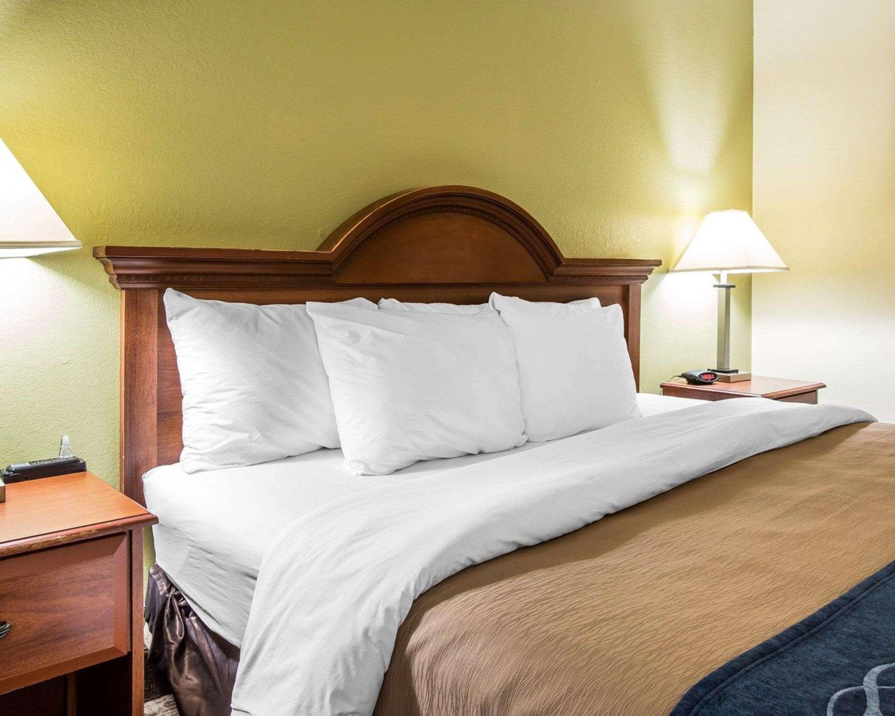 Quality Inn Darien-North Brunswick Exterior photo