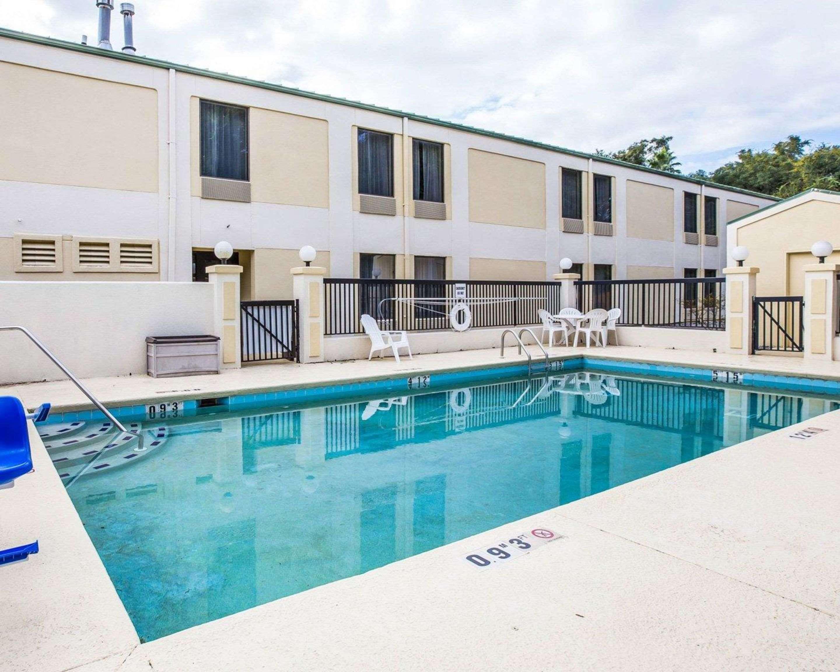 Quality Inn Darien-North Brunswick Exterior photo